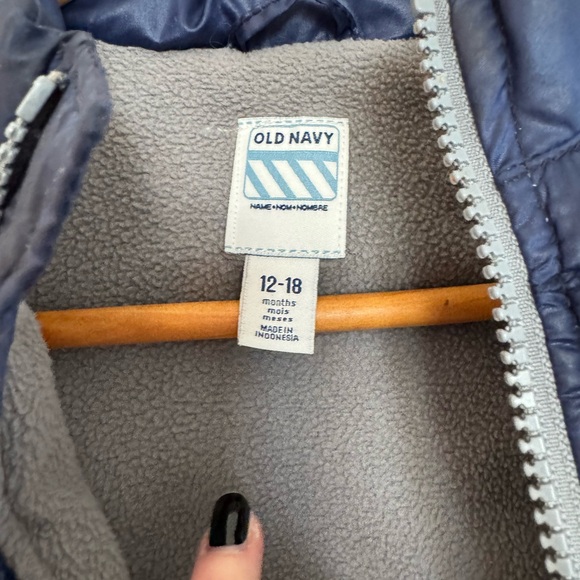 Old Navy Toddler Puffer Vest 12-18 months - Picture 3 of 4